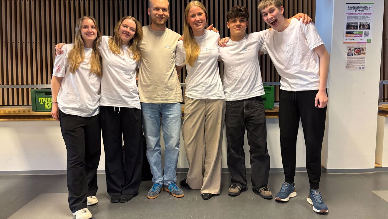 Gymnasielever Favrskov Gymnasium Lille Version